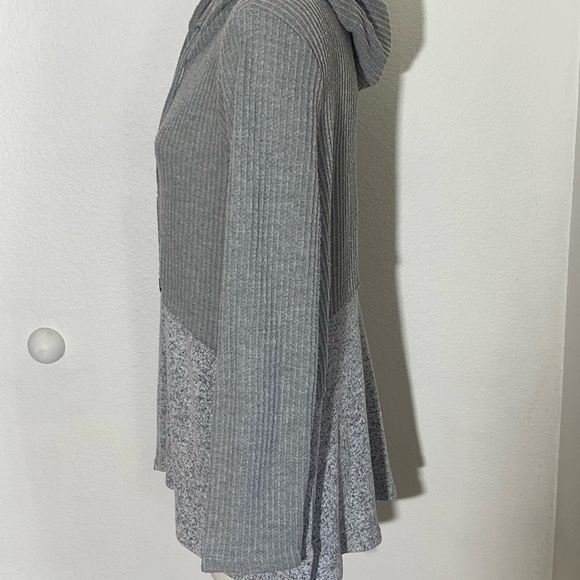 BKE Buckle brushed waffle knit hoodie drawstring top size small grey raw hem - Picture 8 of 10